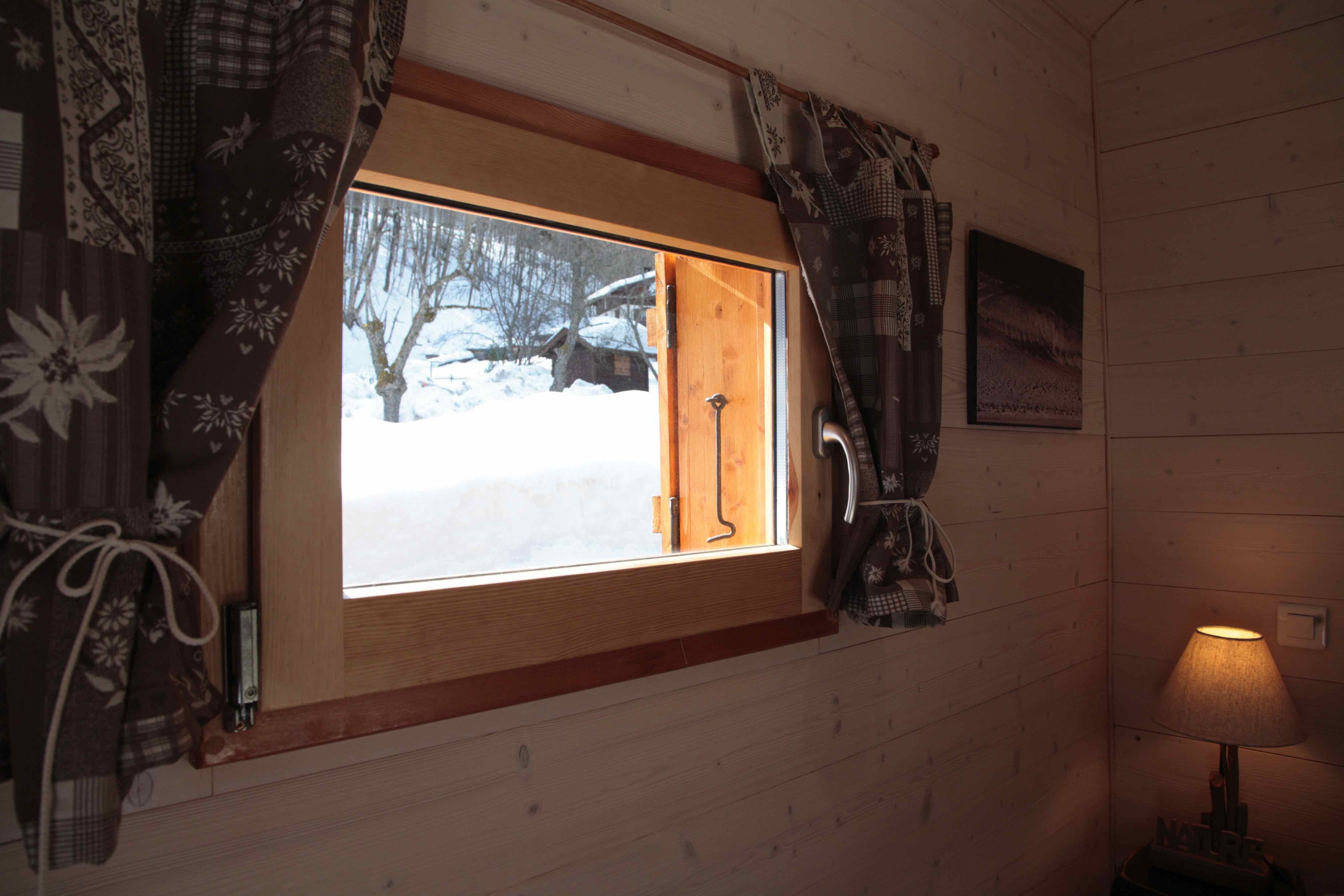 déco et point de vue de la chambre dans mazot